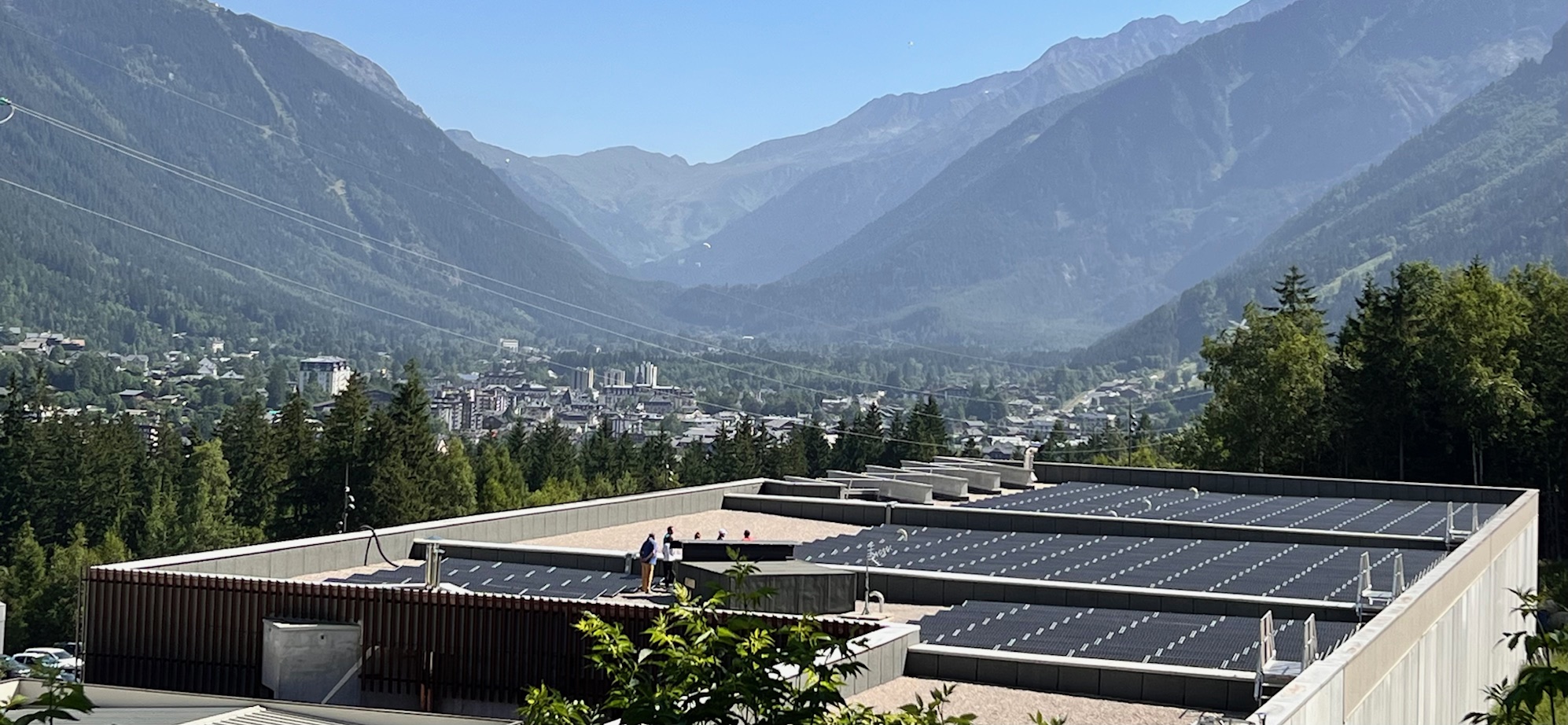 544 panneaux photovoltaïques sur le toit du CTM de Chamonix